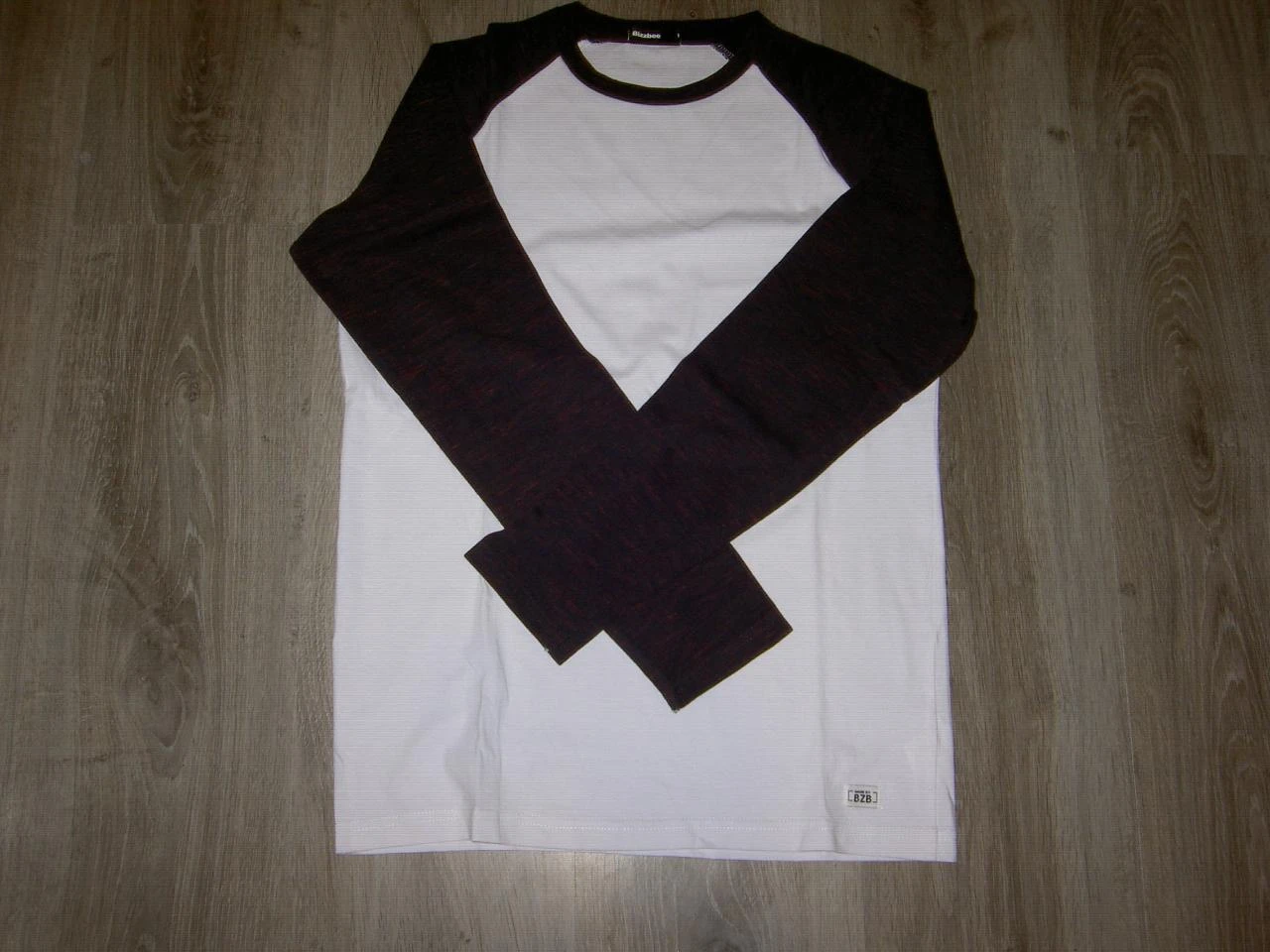 CAMISETA ML BRANCA E PRETA CHINA - BIZZBEE - TAMANHO XS - n°01 – photo 6